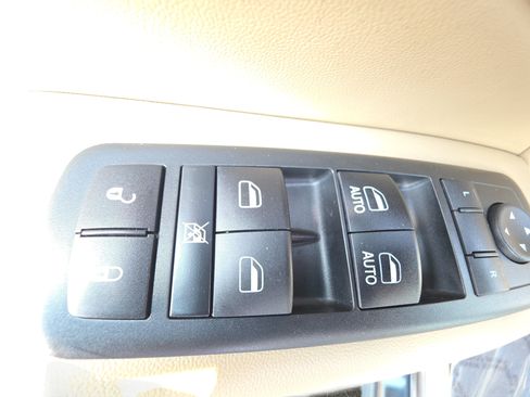 Used 2018 Jeep Grand Cherokee Limited w/ Luxury Group II AWD/4WD image 27