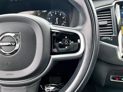 Used 2020 Volvo XC90 T6 Momentum image 16