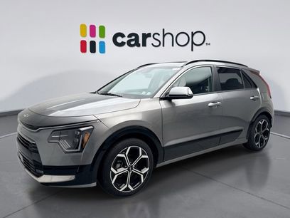 Used 2023 Kia Niro SX Touring