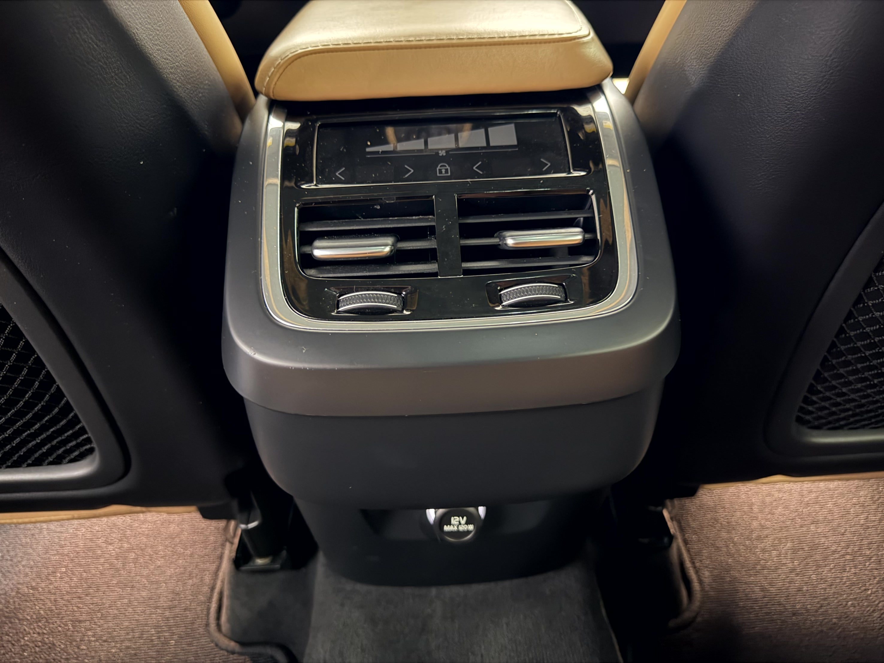 Used 2019 Volvo XC60 T6 Inscription w/ Protection Package Premier AWD/4WD image 25
