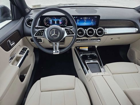 New 2026 Mercedes-Benz GLB 250 image 18