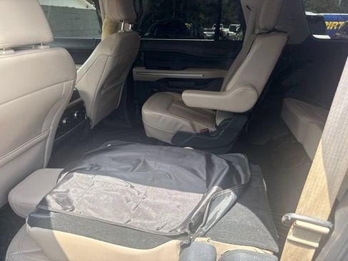Used 2024 Ford Expedition Max Limited RWD image 16