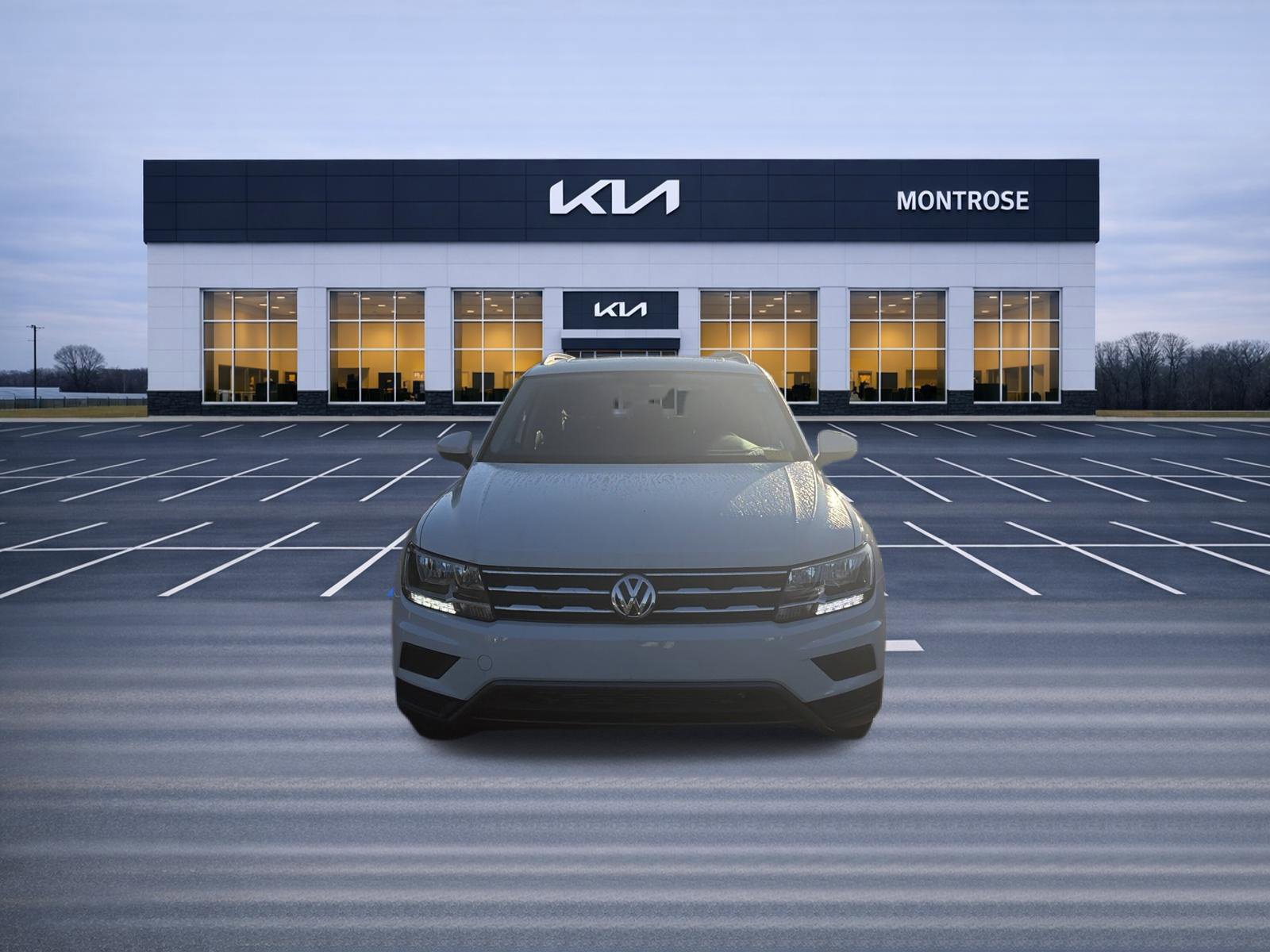 Used 2021 Volkswagen Tiguan SE w/ Panoramic Sunroof Package AWD/4WD image 2