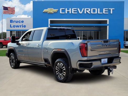 Used 2024 GMC Sierra 2500 Denali Ultimate AWD/4WD image 4