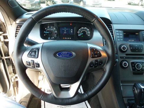 Used 2017 Ford Taurus SEL FWD image 18
