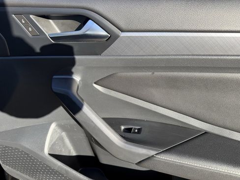 Used 2024 Volkswagen Jetta SE image 39