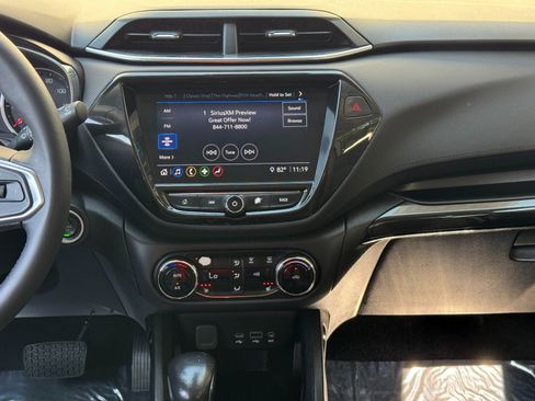 Used 2021 Chevrolet TrailBlazer LT FWD image 22