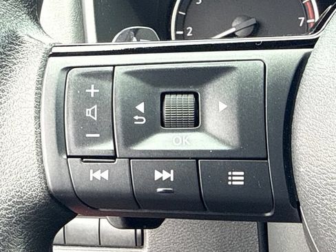 Used 2023 Nissan Rogue SV FWD image 24