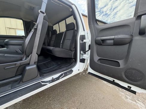 Used 2011 Chevrolet Silverado 2500 LT w/ Interior Plus Package image 26