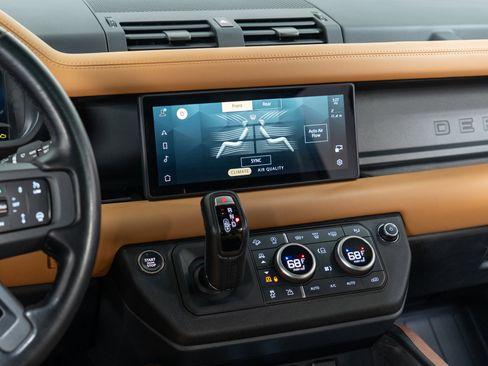 Used 2024 Land Rover Defender 110 X-Dynamic SE image 19