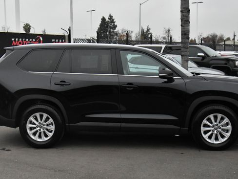 Used 2025 Toyota Grand Highlander AWD image 9