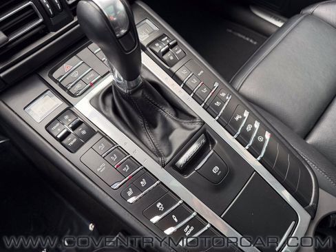 Used 2020 Porsche Macan Turbo image 32