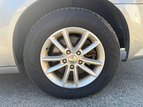 Used 2016 Dodge Grand Caravan SXT w/ UConnect Hands-Free Group FWD image 40