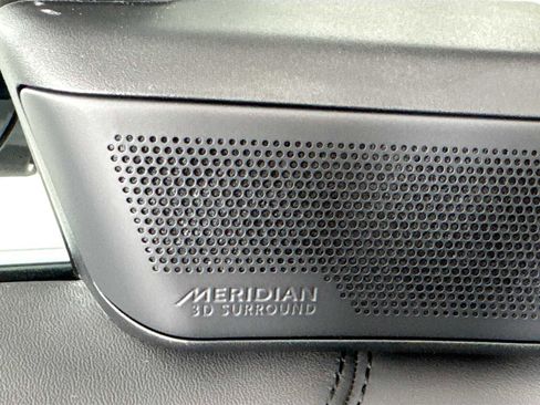 New 2025 Land Rover Range Rover SE image 17