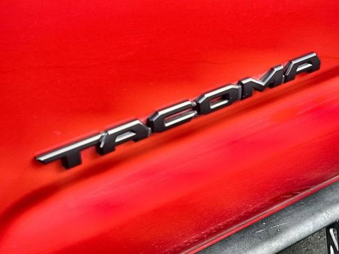 Used 2021 Toyota Tacoma TRD Off-Road image 32