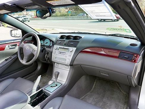 Used 2005 Toyota Solara SLE image 11