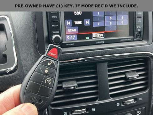 Used 2020 Dodge Grand Caravan SE image 3