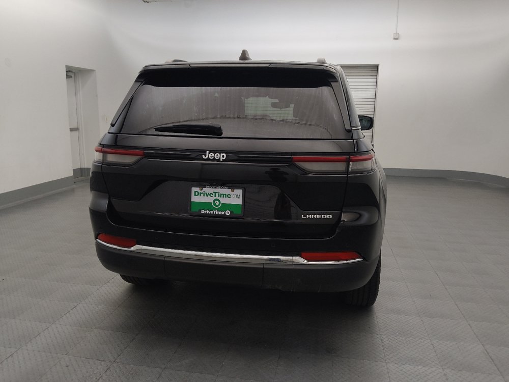 Used 2024 Jeep Grand Cherokee Laredo RWD image 7
