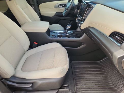 Used 2023 Chevrolet Traverse LT FWD image 26