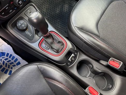 Used 2018 Jeep Compass Trailhawk w/ Cold Weather Group image 34