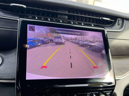 Certified 2024 Jeep Grand Cherokee Limited w/ Black Appearance Package image 33