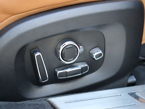 Used 2016 Jaguar XJ R-Sport image 36