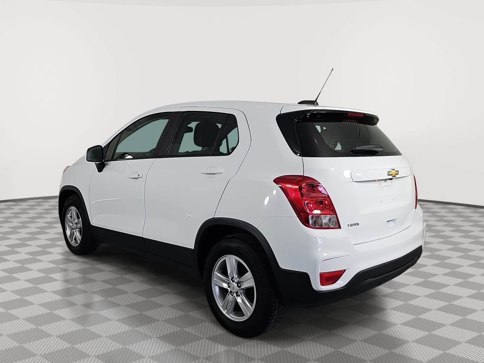 Used 2020 Chevrolet Trax LS FWD image 6