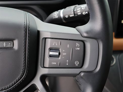 Used 2024 Land Rover Defender 110 X image 32