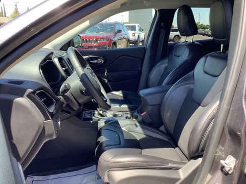 Used 2020 Jeep Cherokee Latitude Plus FWD image 8