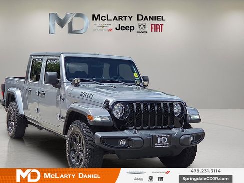 Used 2021 Jeep Gladiator Sport AWD/4WD image 1