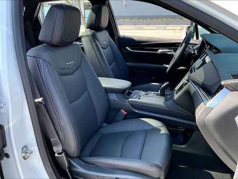 New 2026 Cadillac XT5 Premium Luxury w/ LPO, ONYX Package FWD image 33