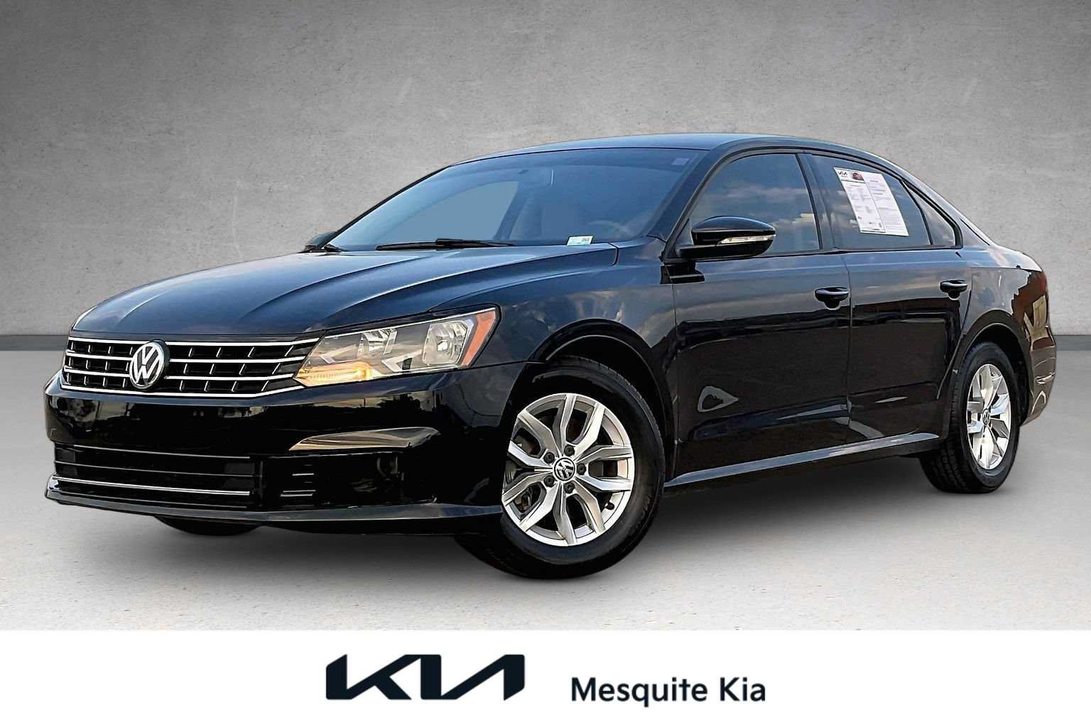 Used 2018 Volkswagen Passat 2.0T S w/ Driver Assistance Package FWD image 1