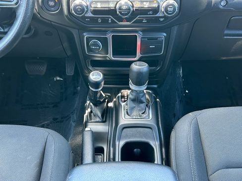 Used 2023 Jeep Gladiator Sport AWD/4WD image 26