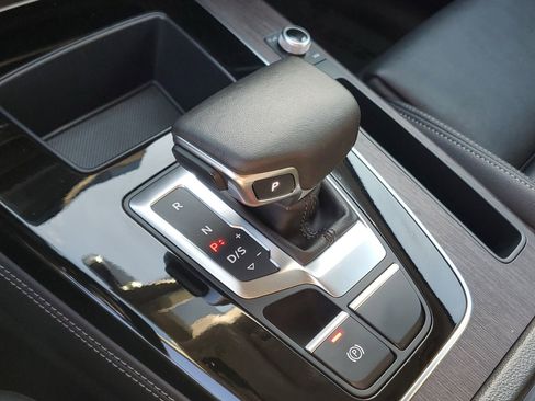 Used 2024 Audi Q5 e Premium Plus w/ Premium Plus Package image 31