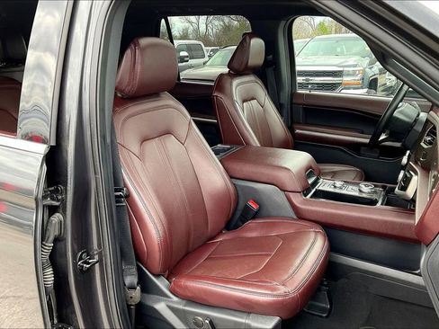 Used 2024 Ford Expedition Limited image 7