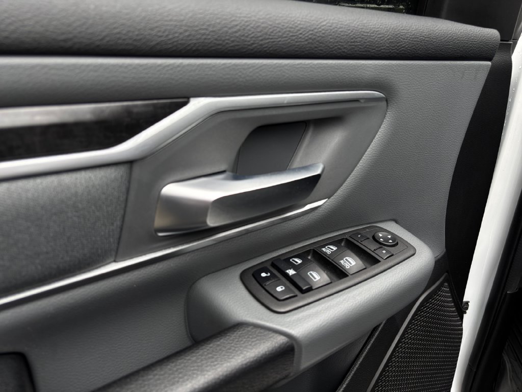 Used 2023 RAM 1500 Big Horn AWD/4WD image 11