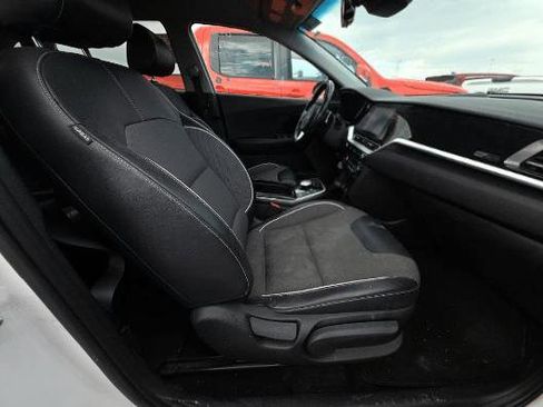 Used 2022 Kia Niro EX w/ Cold Weather Package image 23