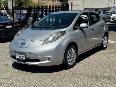 Used 2015 Nissan Leaf S w/ Charge Package FWD image 2