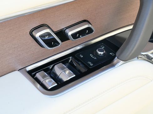 Used 2023 Land Rover Range Rover Autobiography image 20