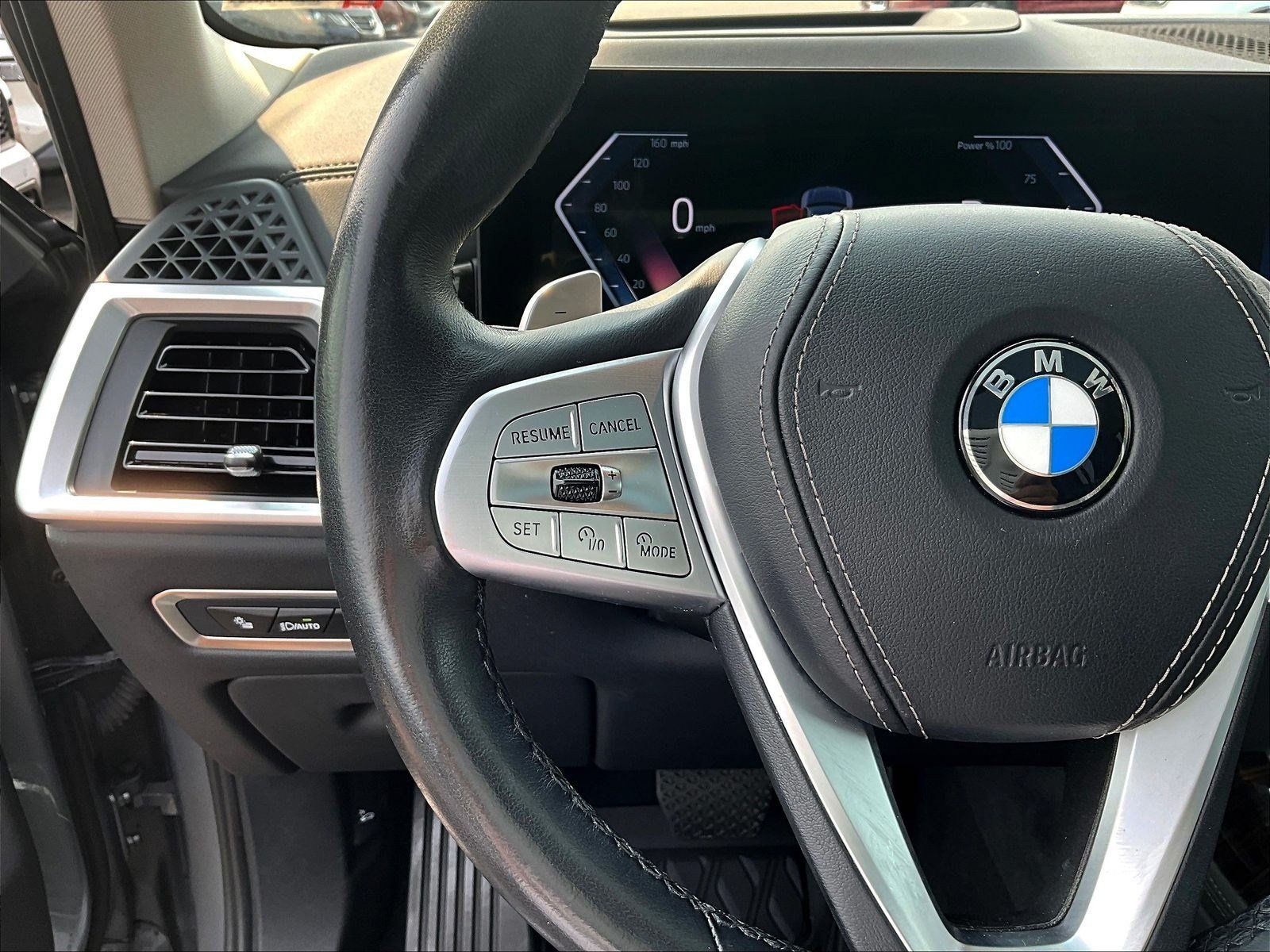 Used 2024 BMW X7 xDrive40i w/ Premium Package AWD/4WD image 11