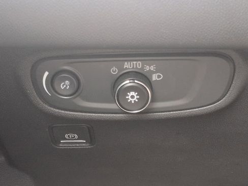 Used 2024 GMC Terrain SLE image 19