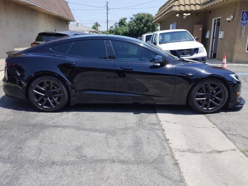 Used 2022 Tesla Model S Plaid AWD/4WD image 32