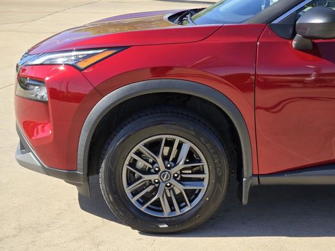 Used 2023 Nissan Rogue S FWD image 6
