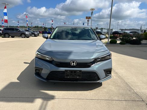 Used 2024 Honda Civic Touring image 2