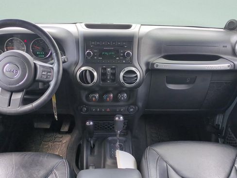 Used 2014 Jeep Wrangler Unlimited Rubicon w/ Connectivity Group image 13