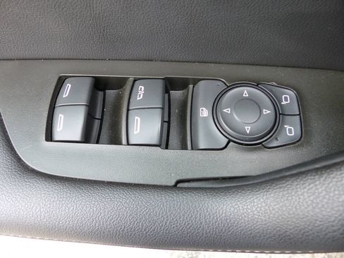 Used 2023 Chevrolet Blazer LT w/ Sound & Technology Package FWD image 19