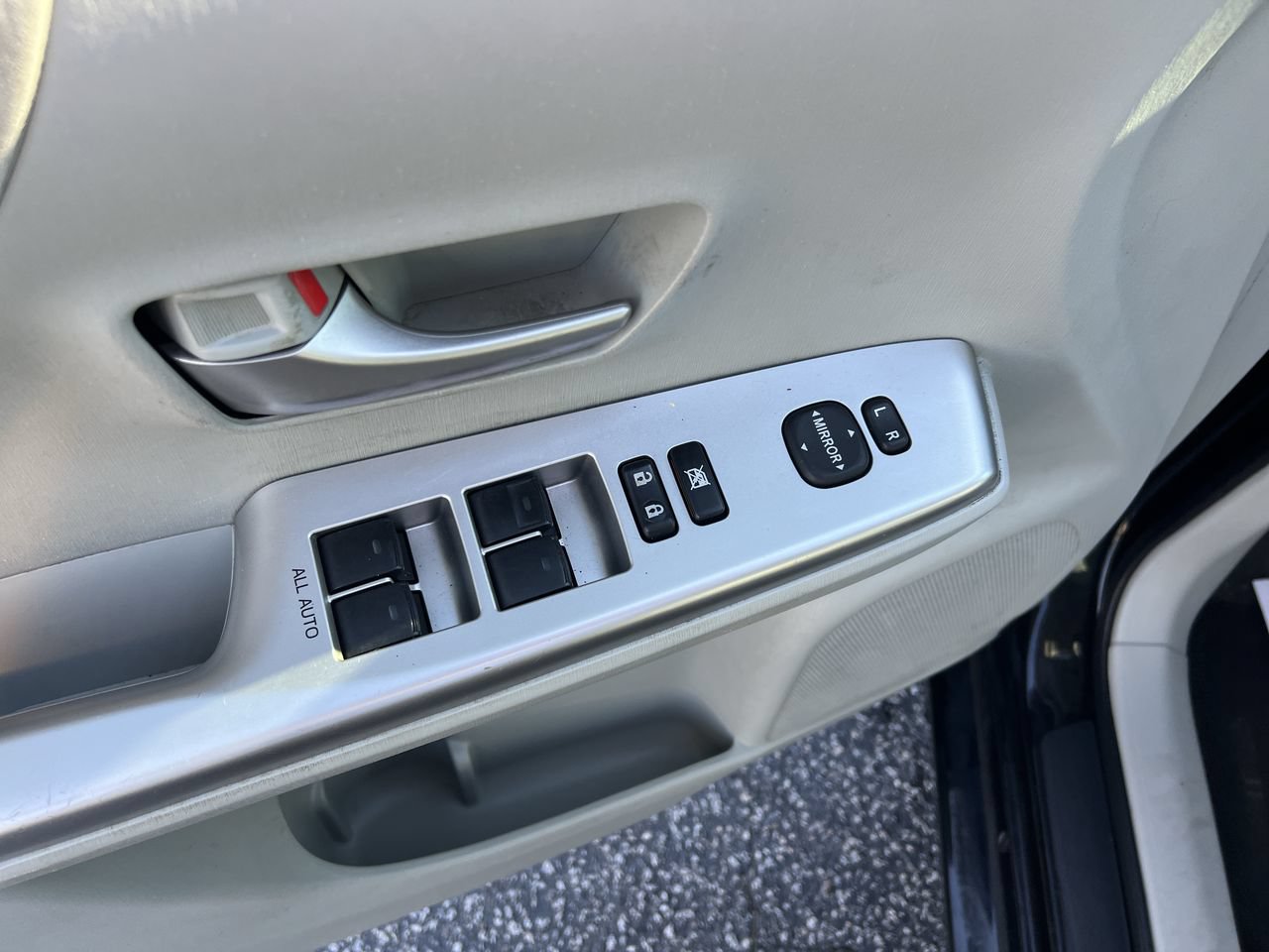 Used 2012 Toyota Prius V Two FWD image 15