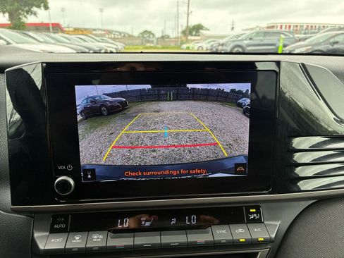 Used 2025 Toyota Camry LE FWD image 19