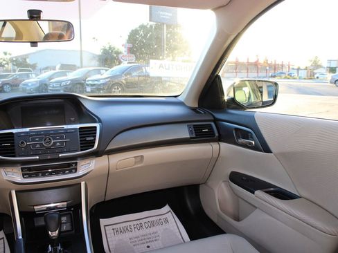Used 2014 Honda Accord LX image 32