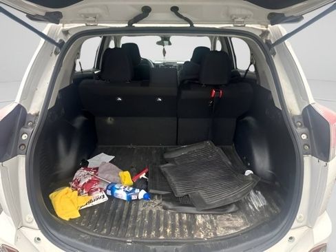 Used 2018 Toyota RAV4 LE w/ All Weather Liner Package FWD image 11